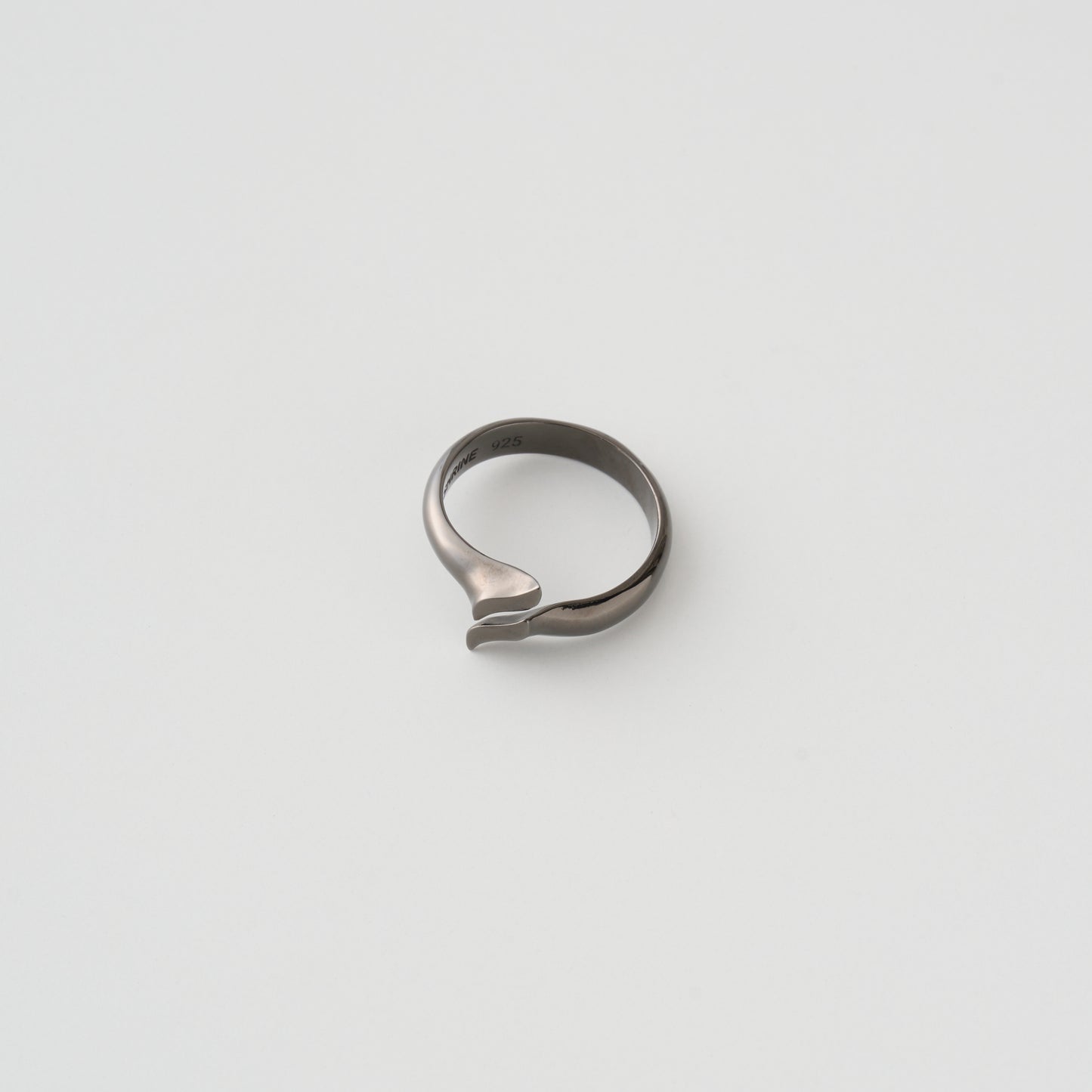 S LOGO RING